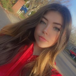 Lola Lawton
